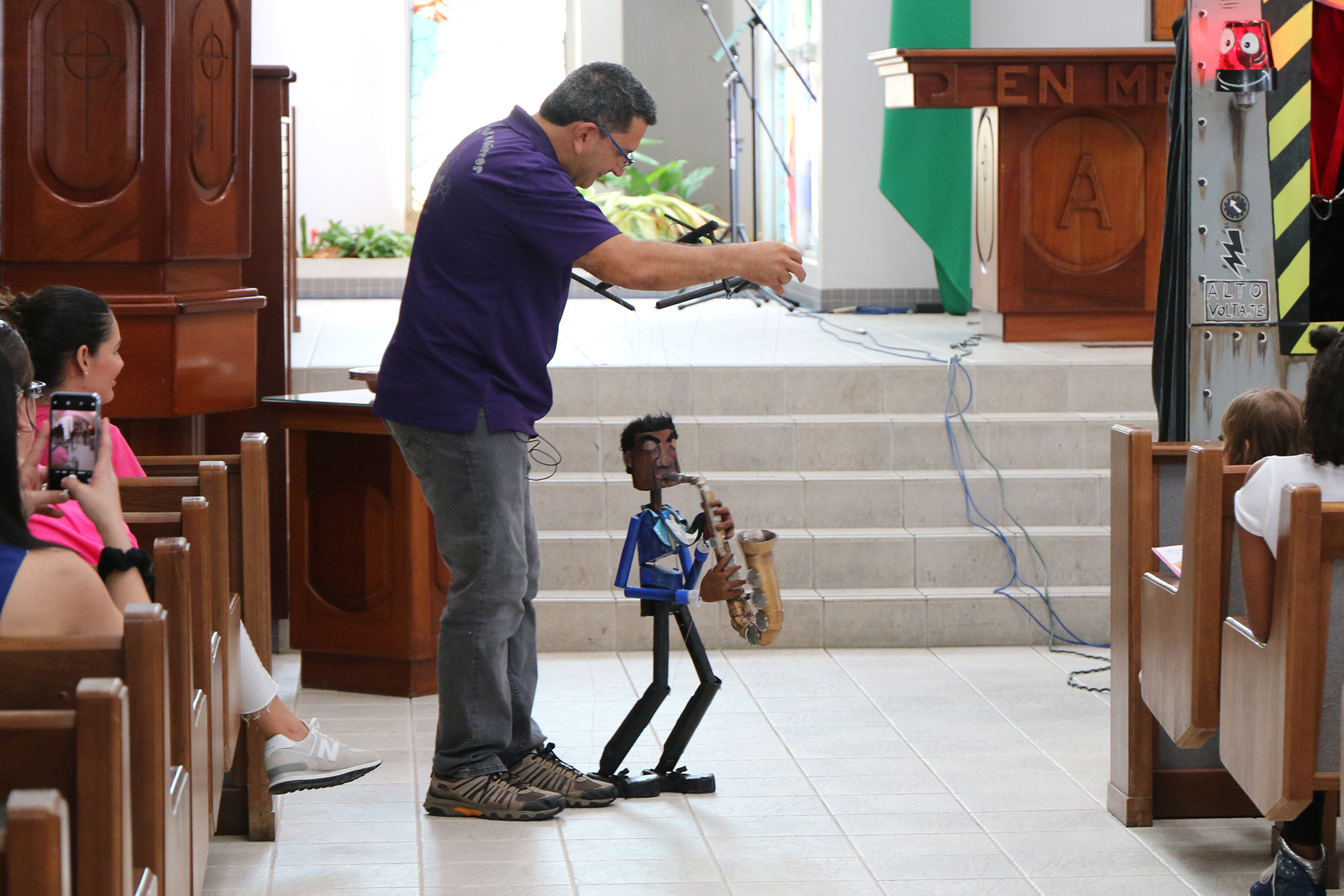 Rise and Shine activities included entertainment for children such as reading groups and a puppet show. Photo by Rick Jones.